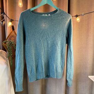 Uniqlo 100% Wool Lightweight Crewneck Sweater